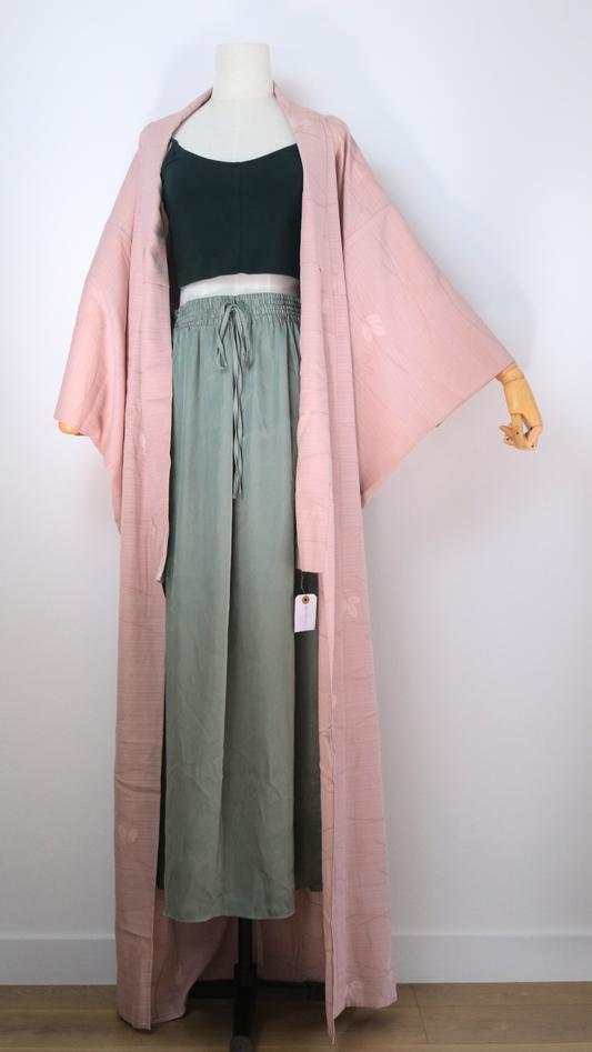 Dusty Pink Summer Kimono with Grass Motif and Family Crest