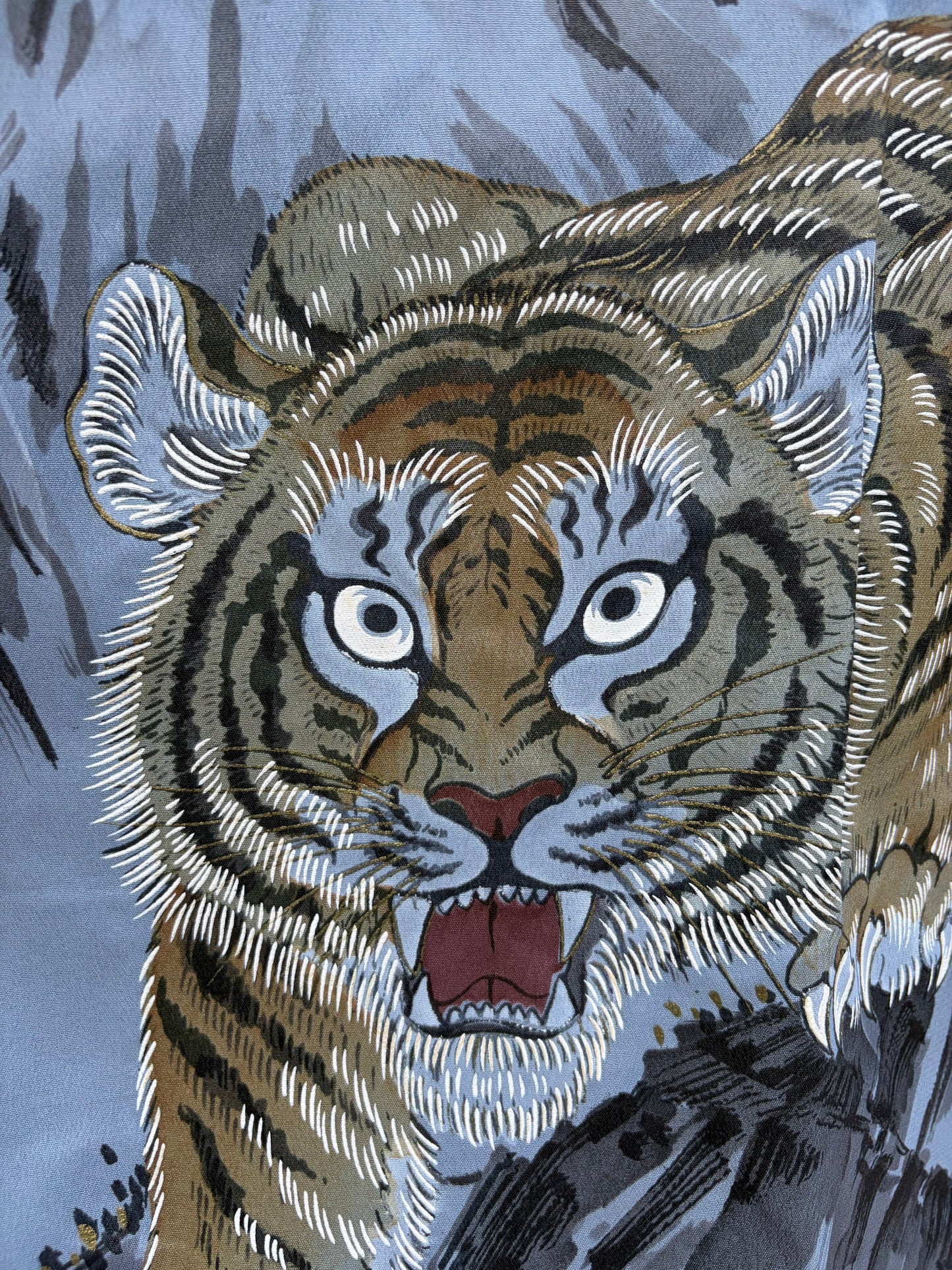 Close-up of the tiger's face on the haori lining