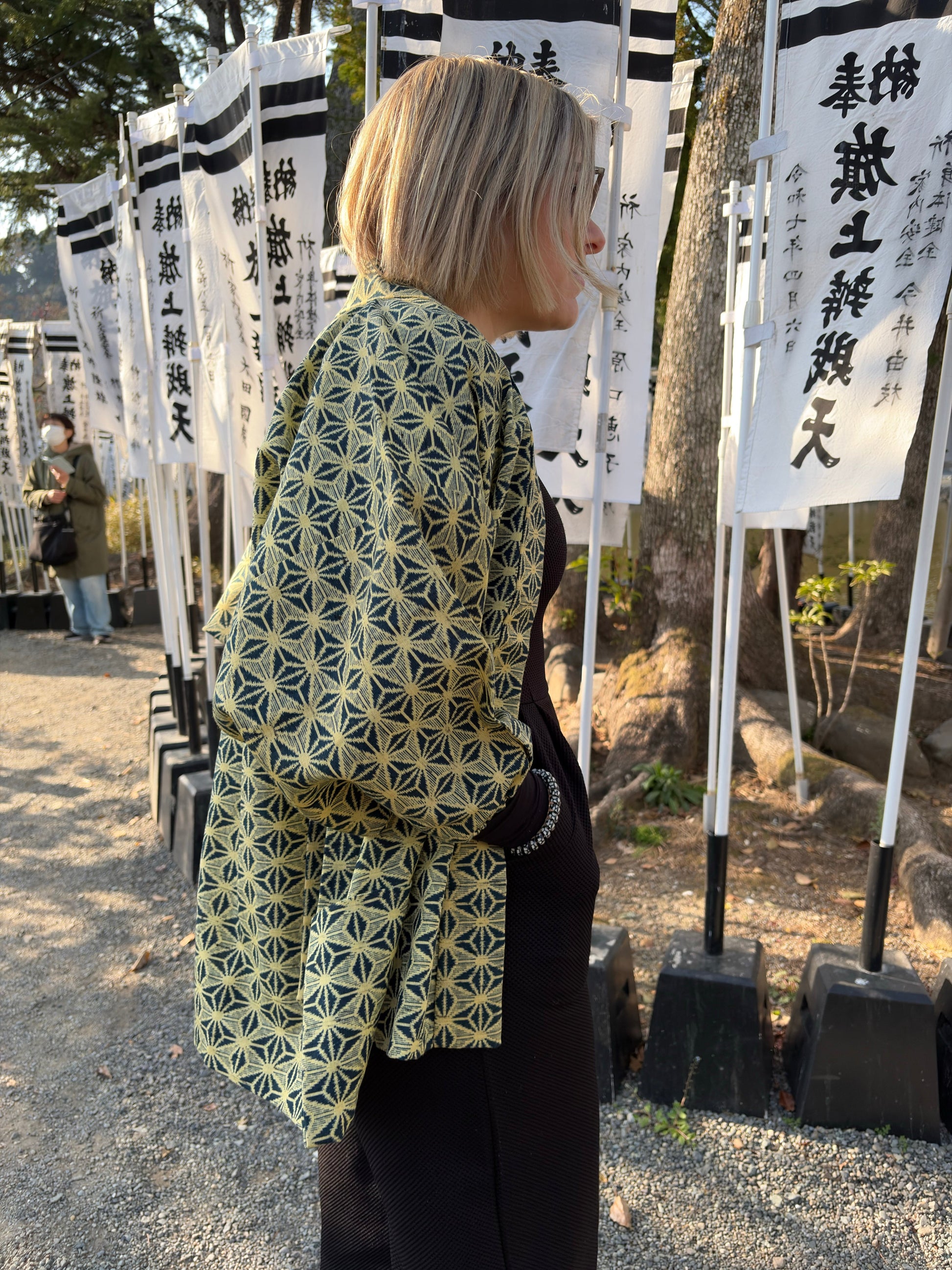 Back of the asanoha hug-me haori worn as a styled outfit