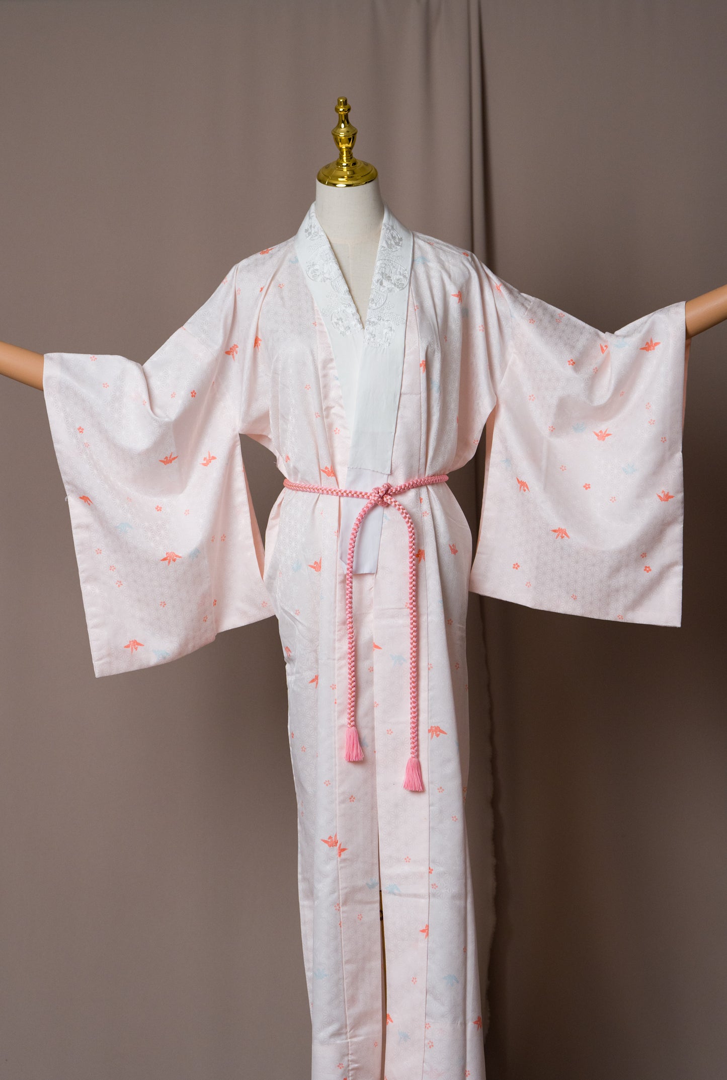 Винтидж Розов Нагаджубан с шарка с жерави и бродерия на яката