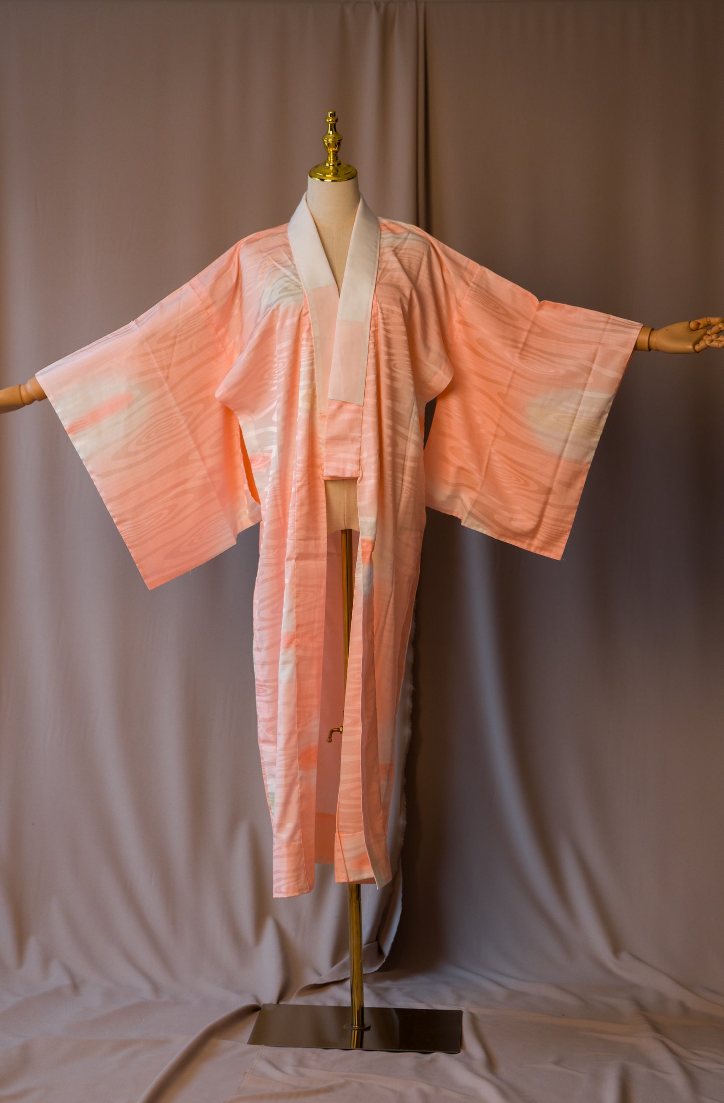 Vintage Soft Pink Nagajuban with Flowing Wave Pattern