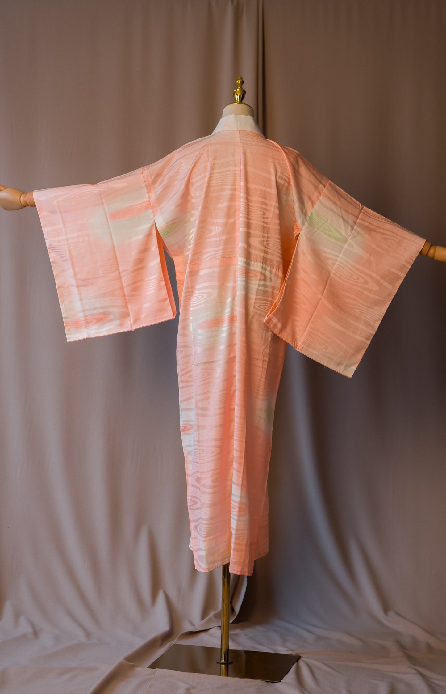 Vintage Soft Pink Nagajuban with Flowing Wave Pattern