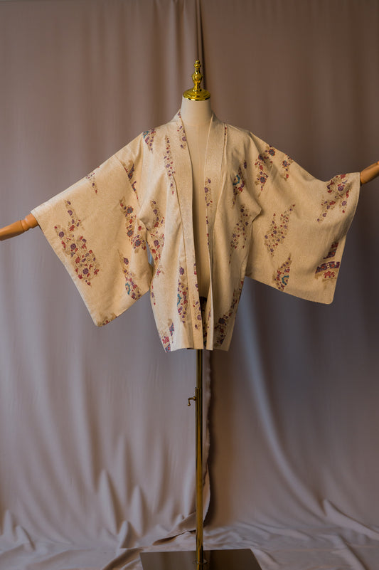 Vintage Cream Haori with Floral Motif and Subtle Wave Pattern