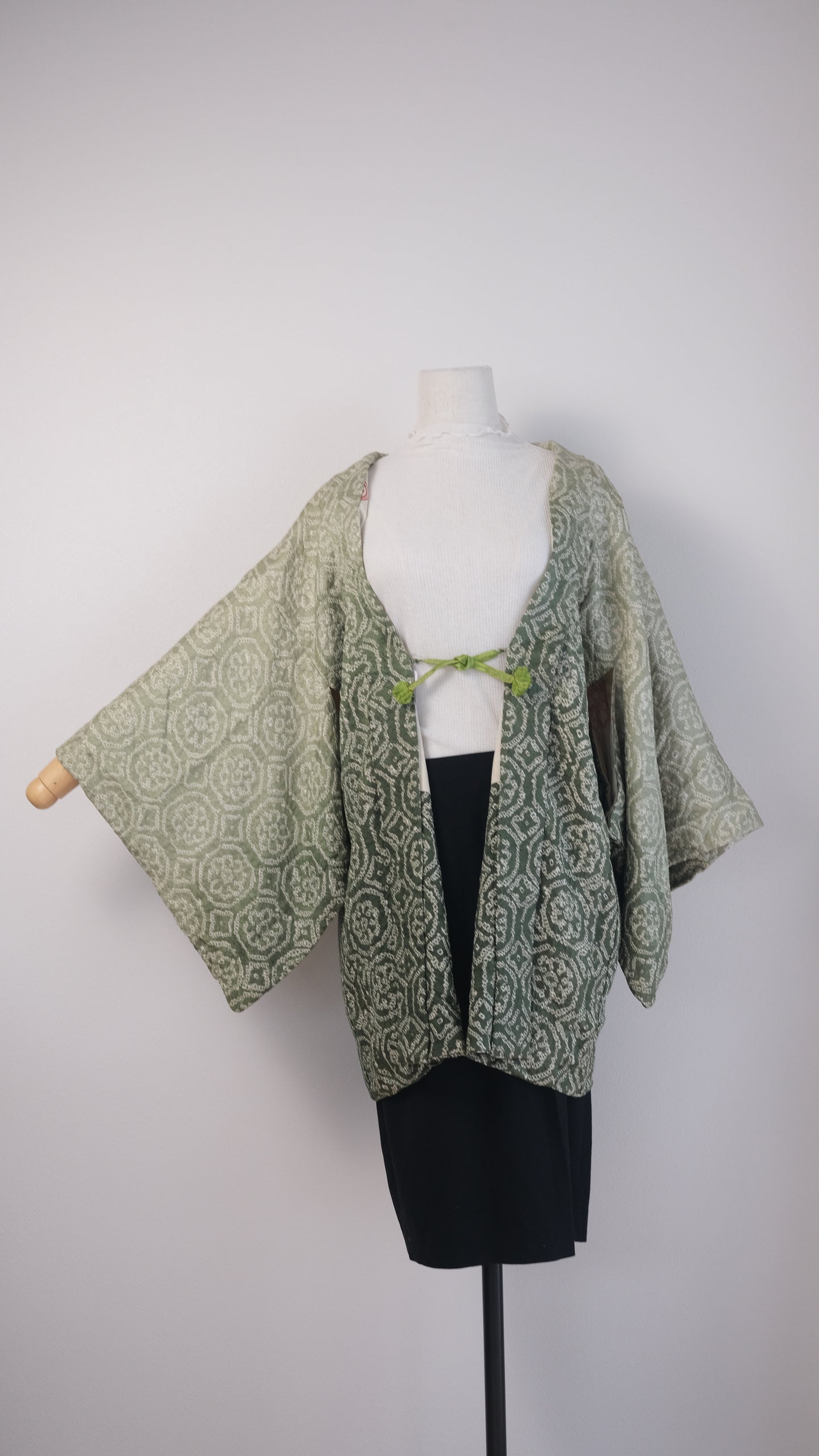 Green Gradation Haori with Shibori-Inspired Motif