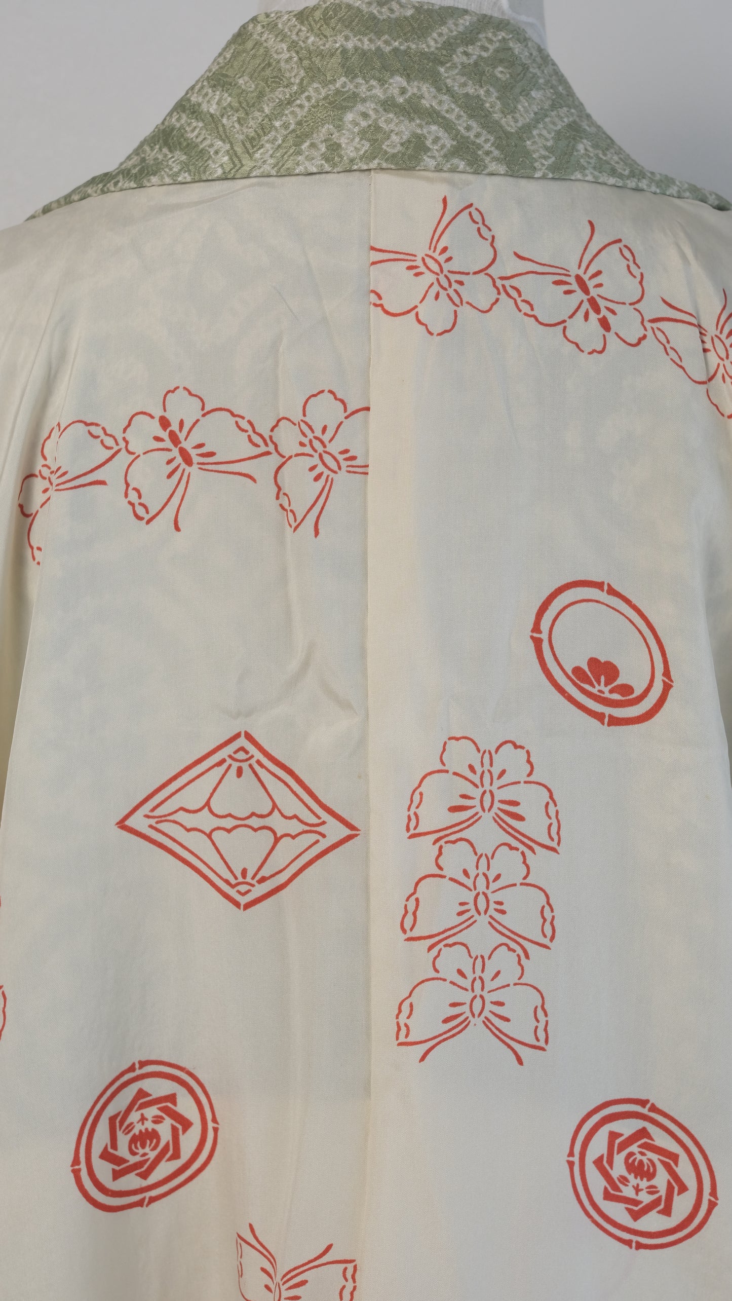 Green Gradation Haori with Shibori-Inspired Motif