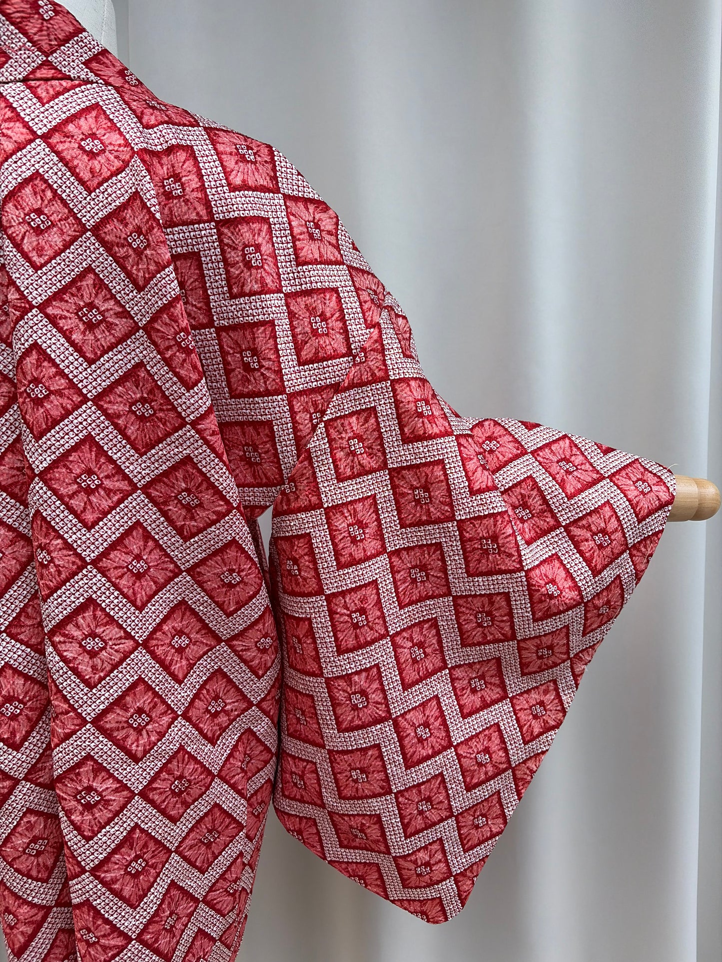 Vintage Red Shibori-Style Haori with Higaki Diamond Pattern