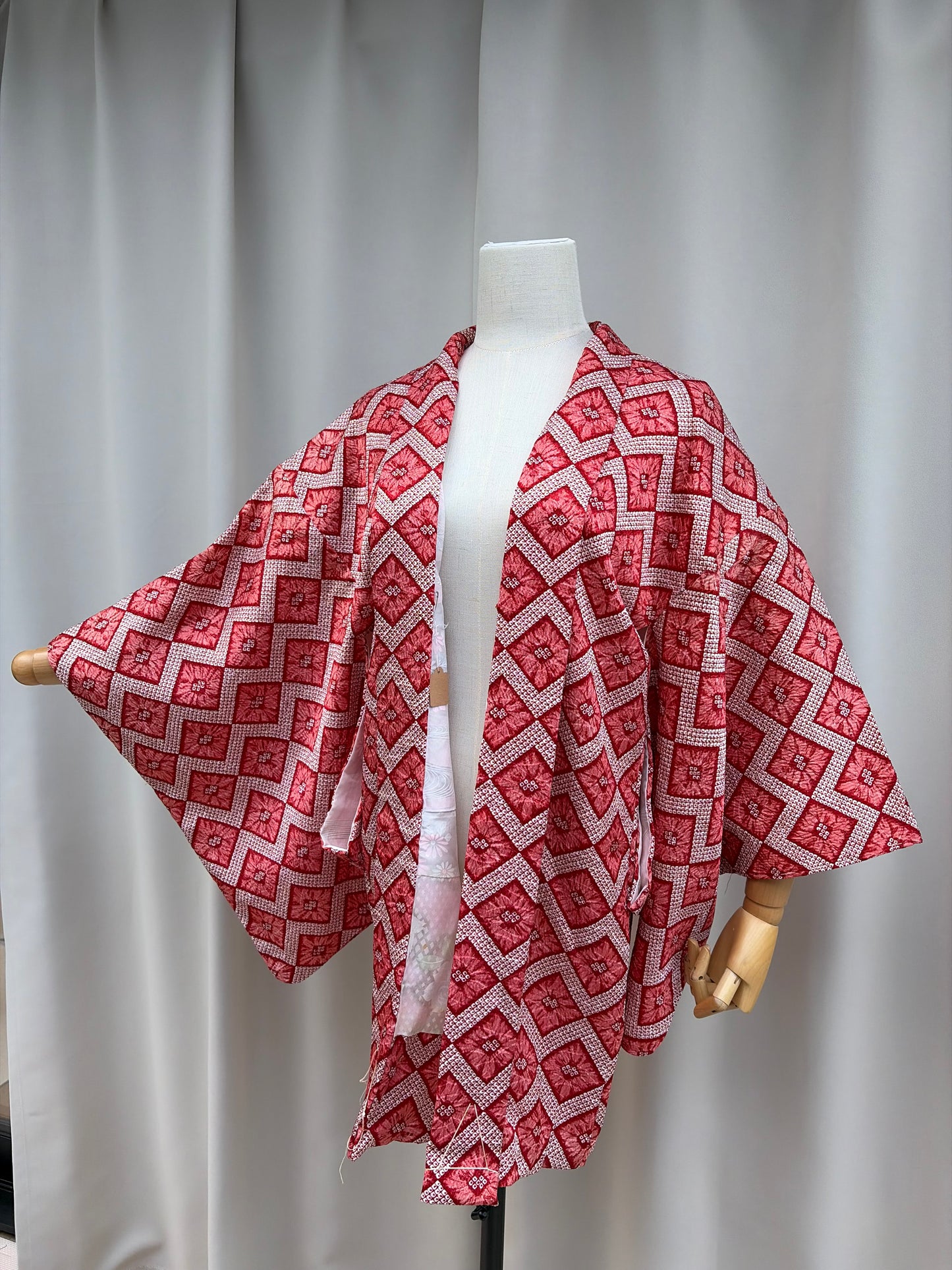 Vintage Red Shibori-Style Haori with Higaki Diamond Pattern