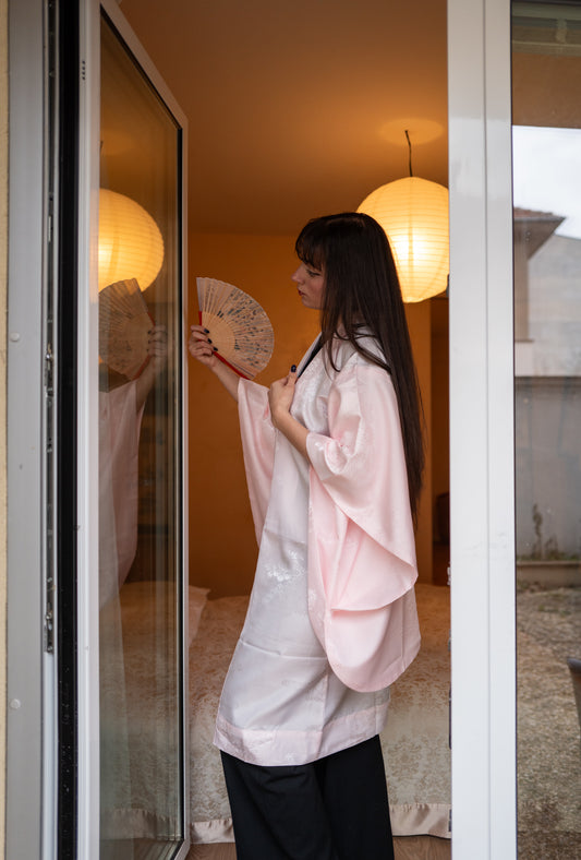 Винтидж Нагаджубан в нежно розово с фини флорални мотиви