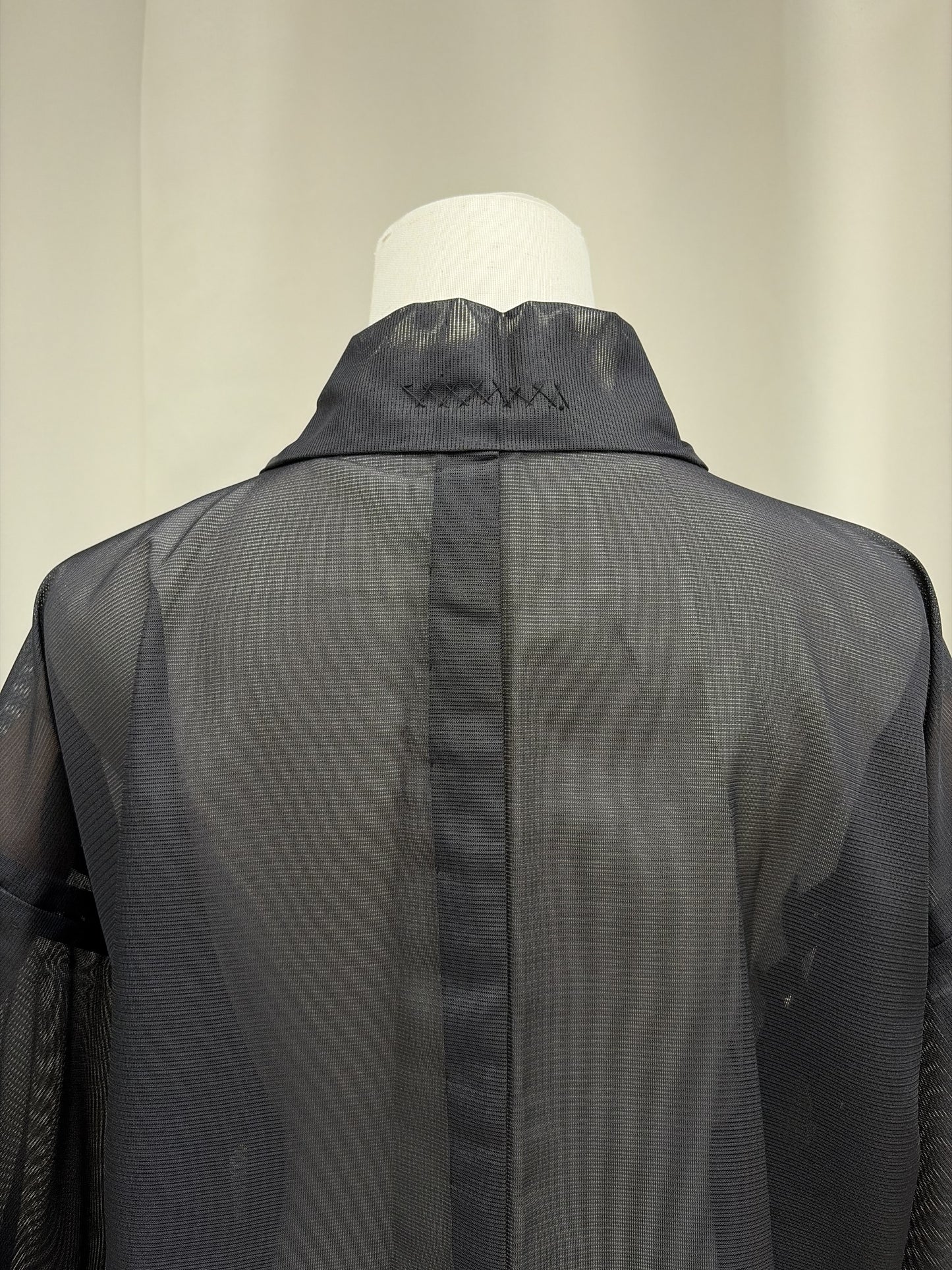 Back collar detail of the black summer haori