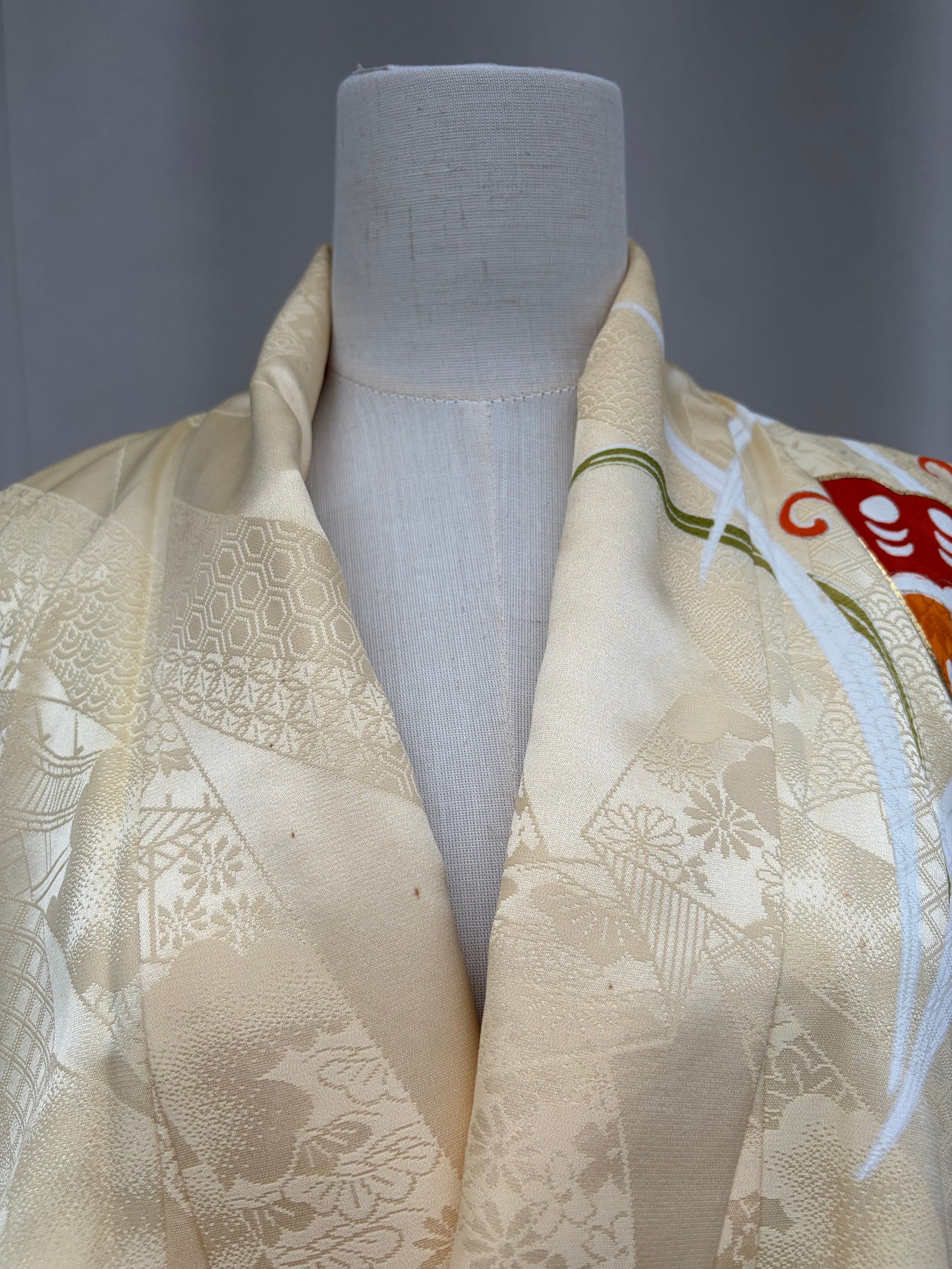 Chrysanthemum and wave detail with gold thread